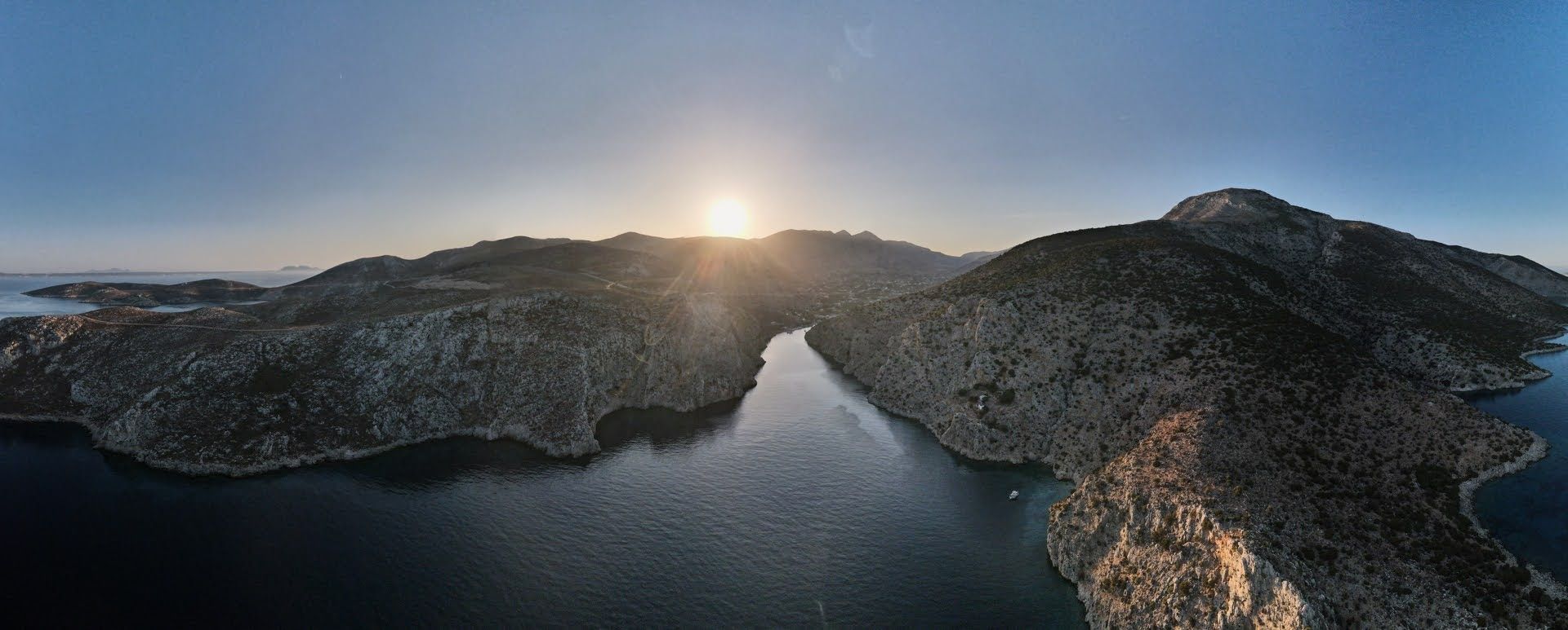 Κόλπος Βαθύς στο νησί της Καλύμνου