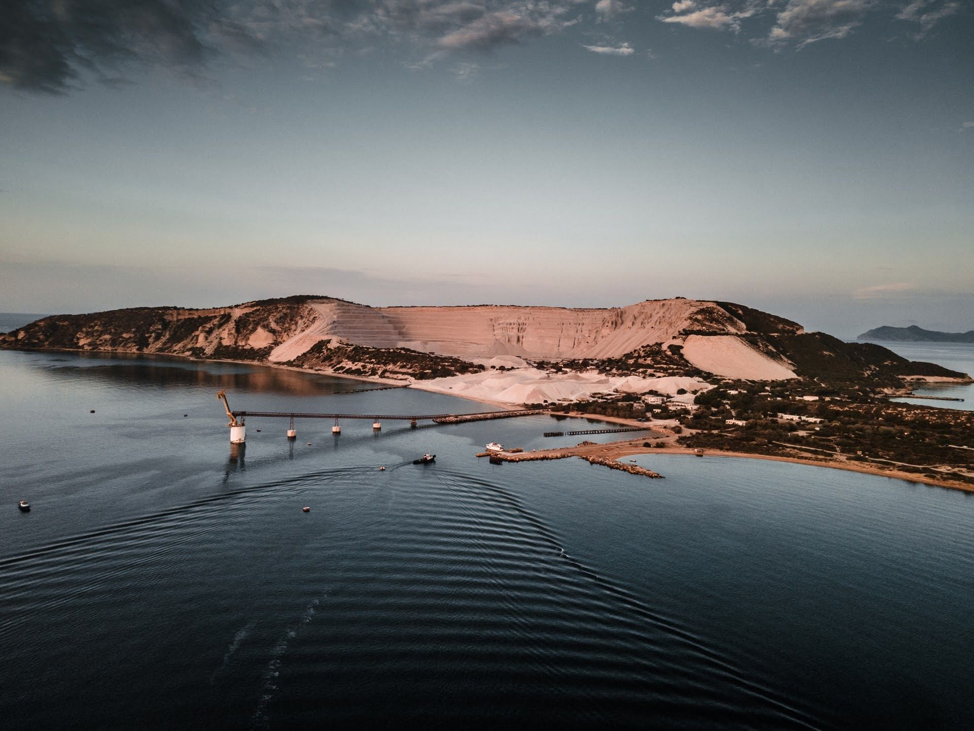 Λατομείο ελαφρόπετρας στο νησί Γυαλί