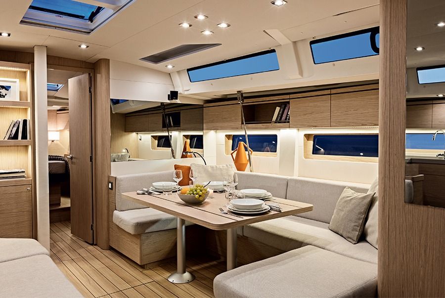 beneteau oceanis 51.1 saloon