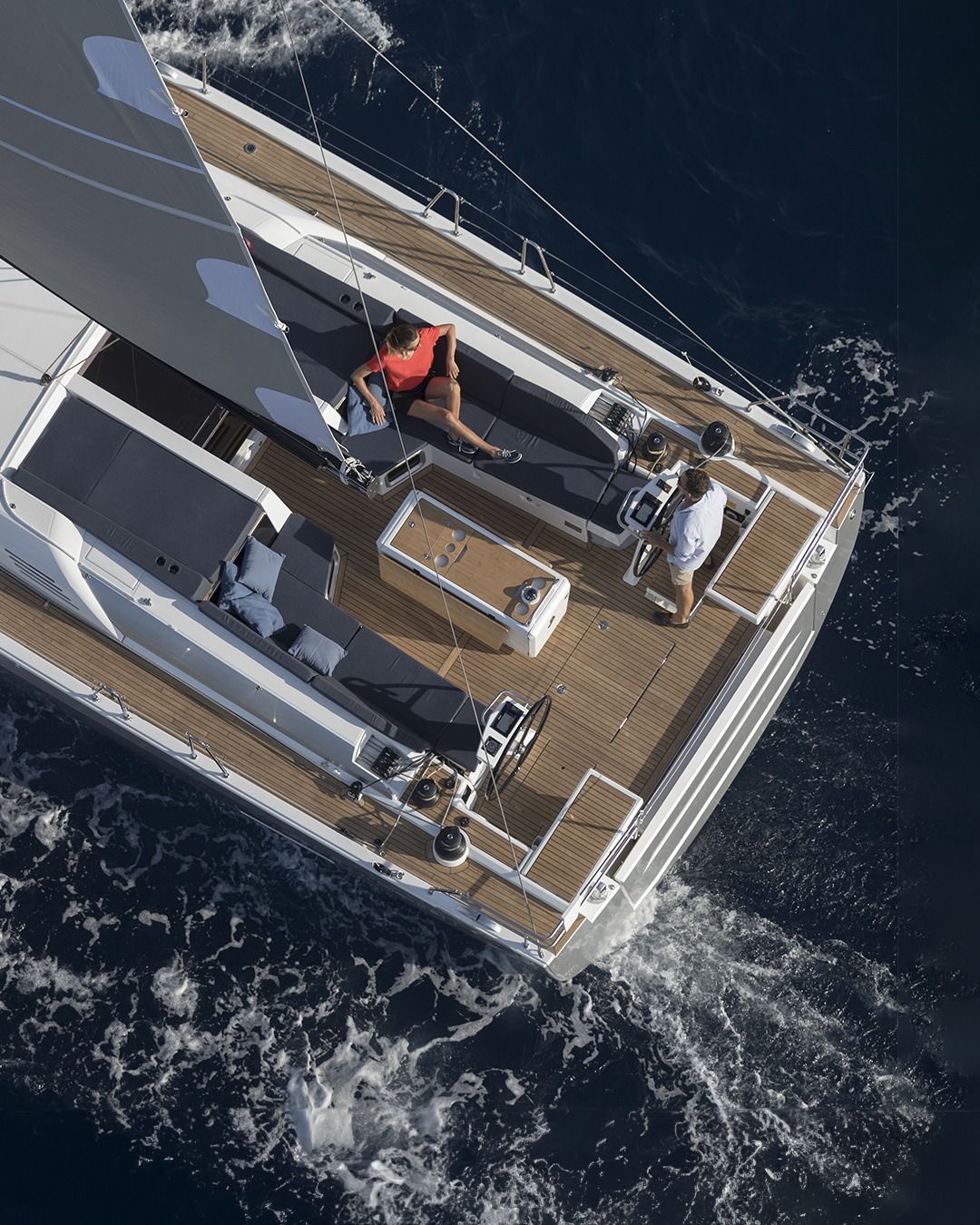 Beneateu Oceanis 51.1 cockpit