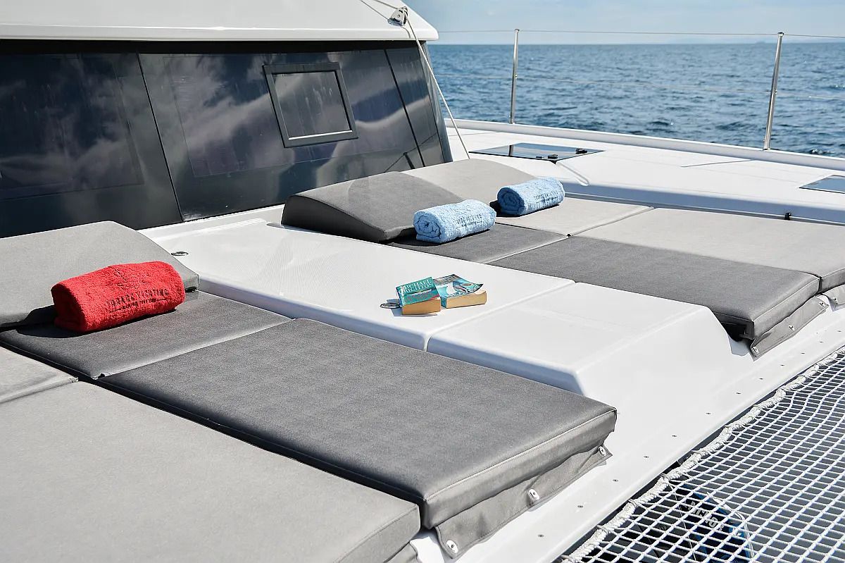 foredeck dufour 48