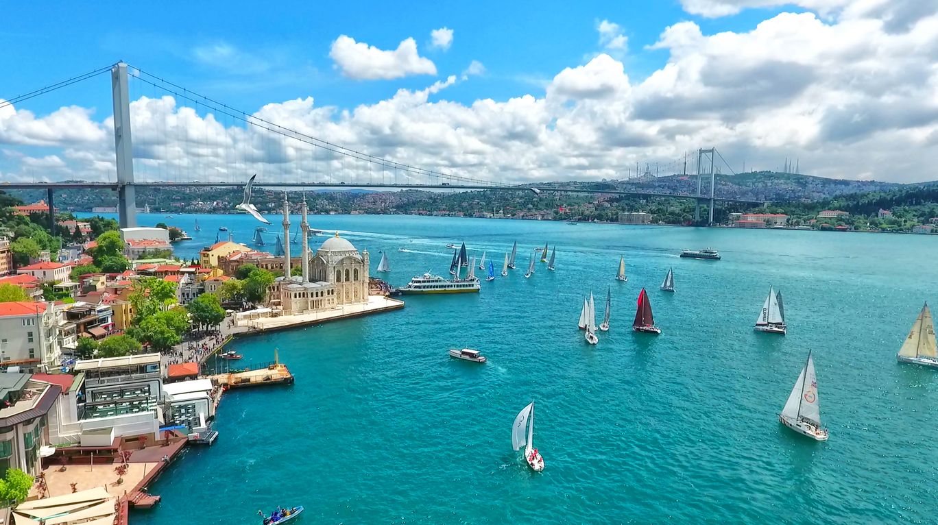 Ponte do Bósforo em Istambul, Turquia