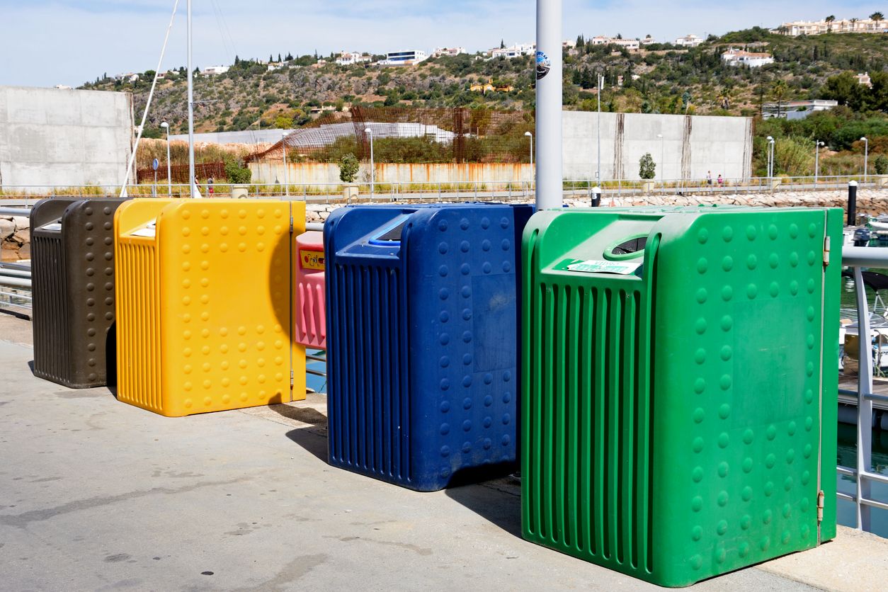 Trash bins recycle