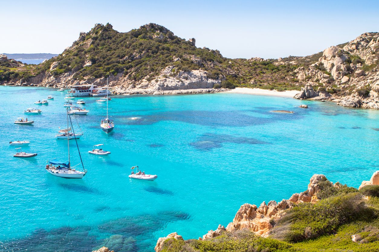Cala Corsara, súostrovie Maddalena