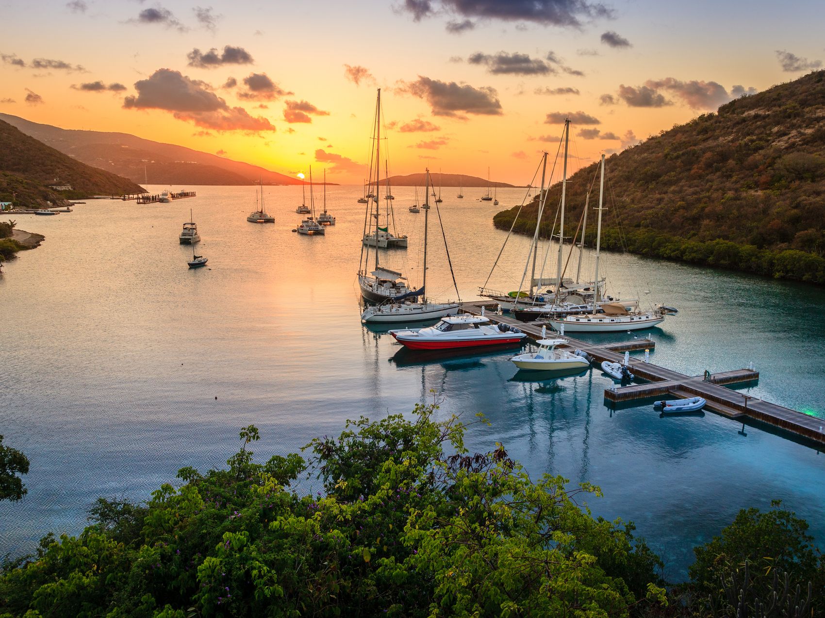Sailing in the British Virgin Islands - Discover Routes & Tips | Boataround