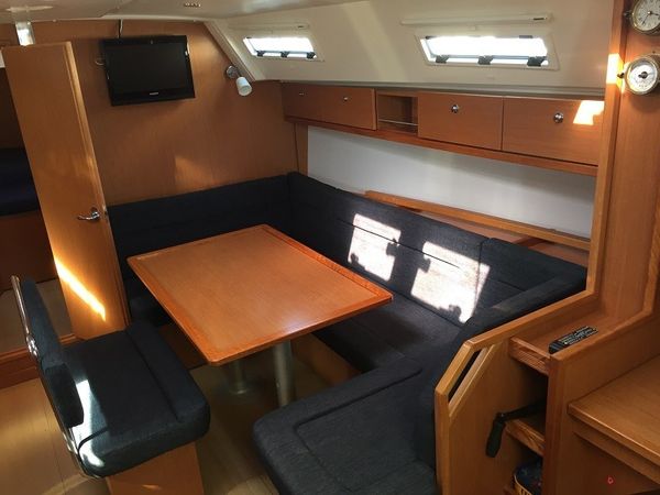 Bavaria Cruiser 40 | Stribog