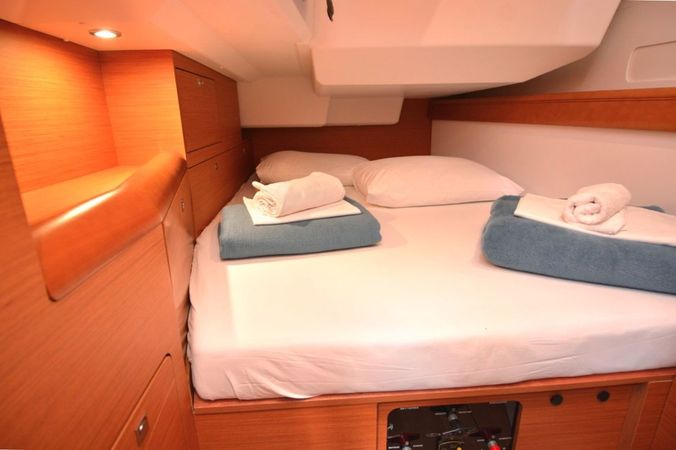Jeanneau Sun Odyssey 479 | Black Kiss