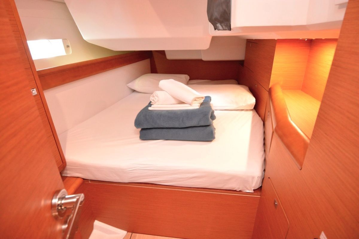 Jeanneau Sun Odyssey 479 | Black Kiss