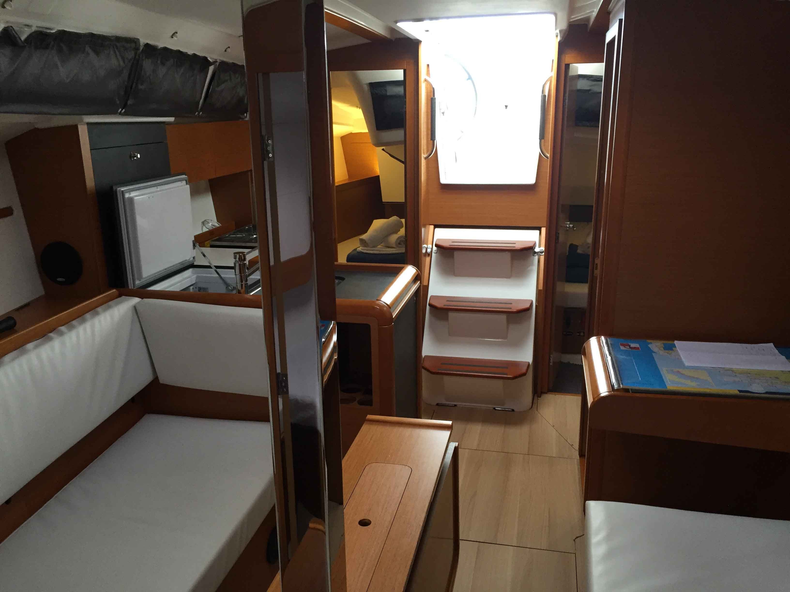 Jeanneau Sun Odyssey 349 | Cha-Cha