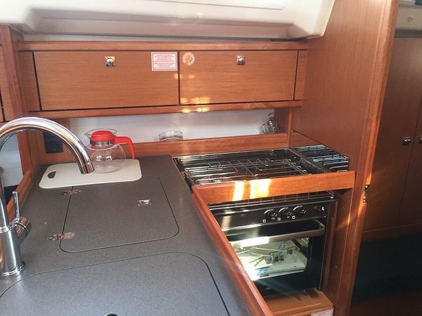 Bavaria Cruiser 34 | Breeze