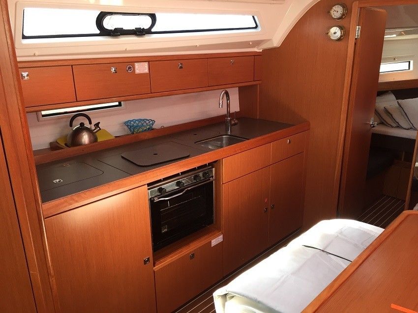 Bavaria Cruiser 41 | Lucky