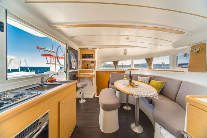 Lagoon 380 S2 | Queen Mia