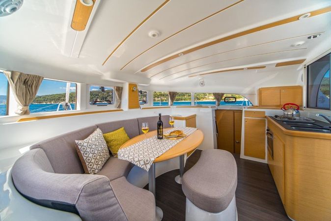 Lagoon 380 S2 | Queen Mia