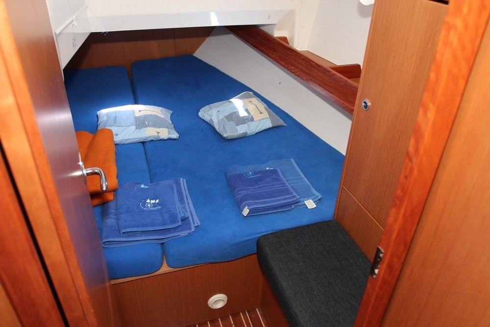 Bavaria Cruiser 36 | Adora