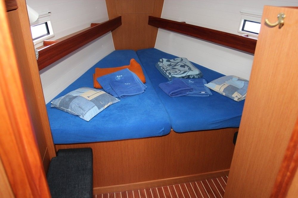 Bavaria Cruiser 36 | Adora