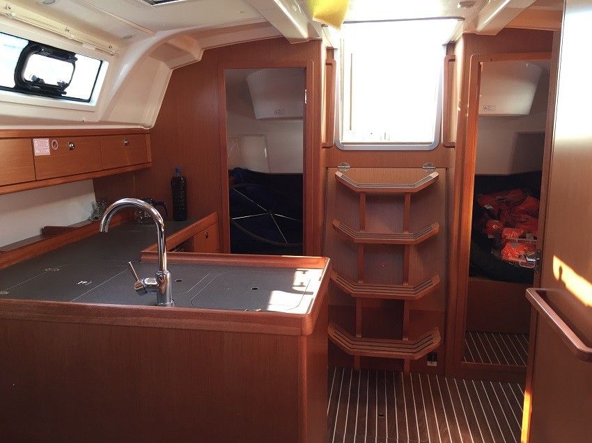 Bavaria Cruiser 37 | Whiff
