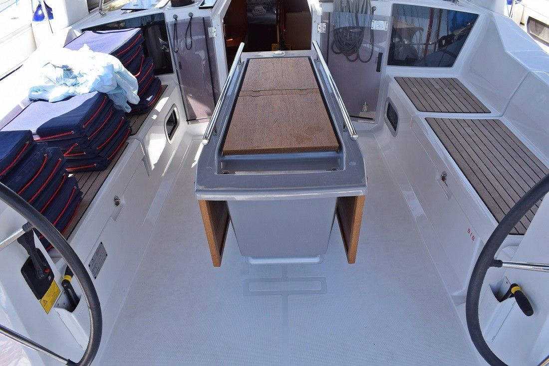 Beneteau Oceanis 41.1 | Mala Nevina