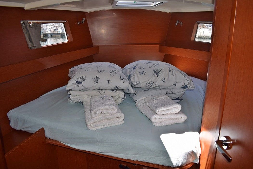 Beneteau Oceanis 41.1 | Mala Nevina