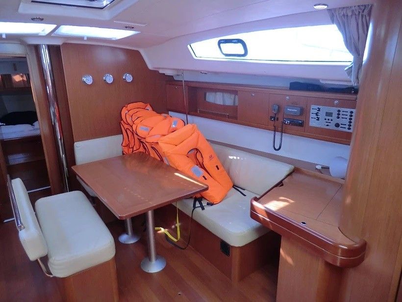Beneteau Oceanis 43 | Magnolia
