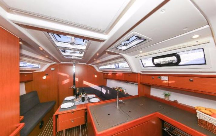 Bavaria Cruiser 37 | Bella Angelina