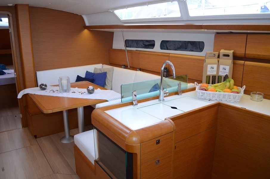 Jeanneau Sun Odyssey 419 | Luka Ploce