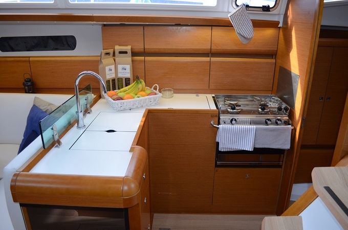 Jeanneau Sun Odyssey 419 | Luka Ploce