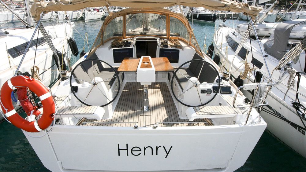 Dufour 382 | Henry