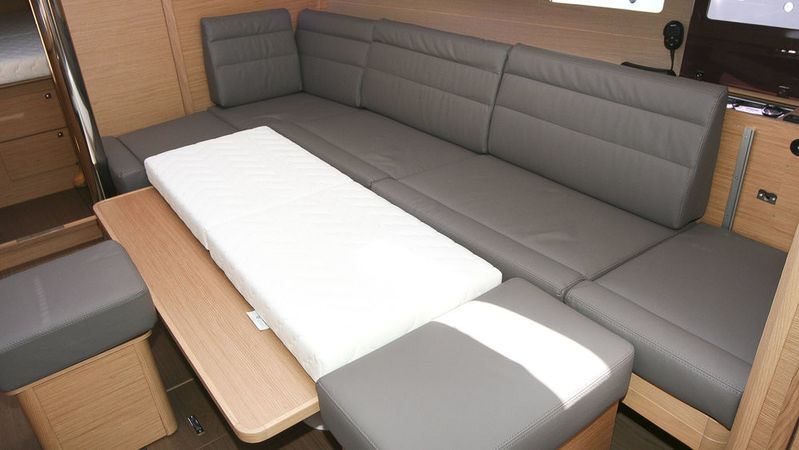 Dufour 382 | Henry