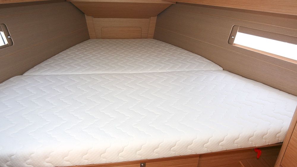 Dufour 382 | Henry