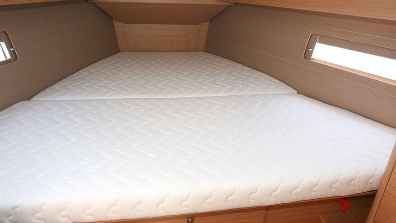 Dufour 382 | Henry