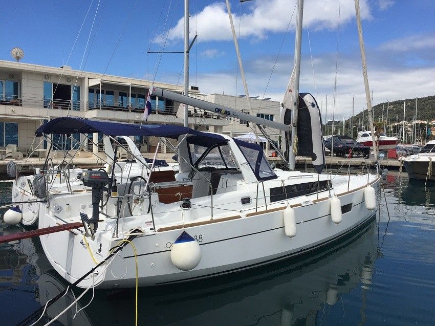 Beneteau Oceanis 38 | Arsen
