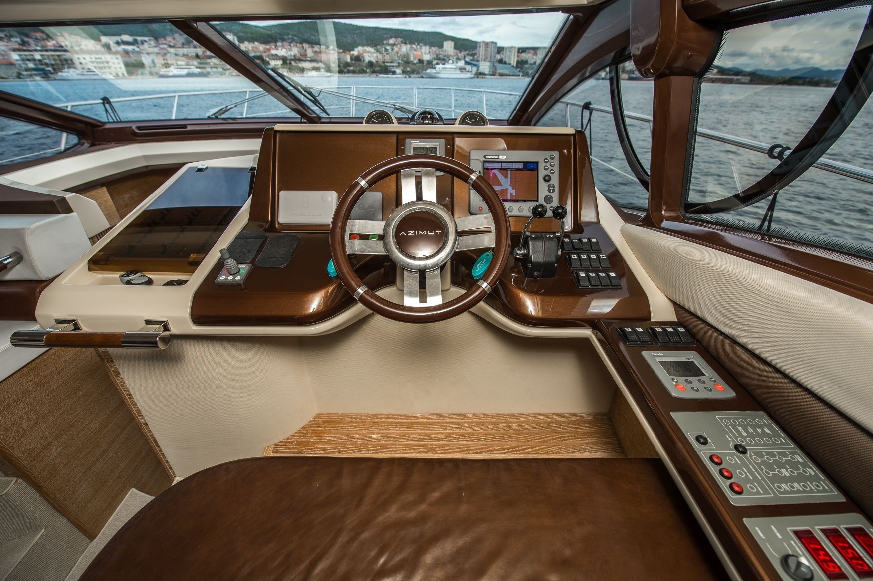 Azimut 47 Fly | Skyfall