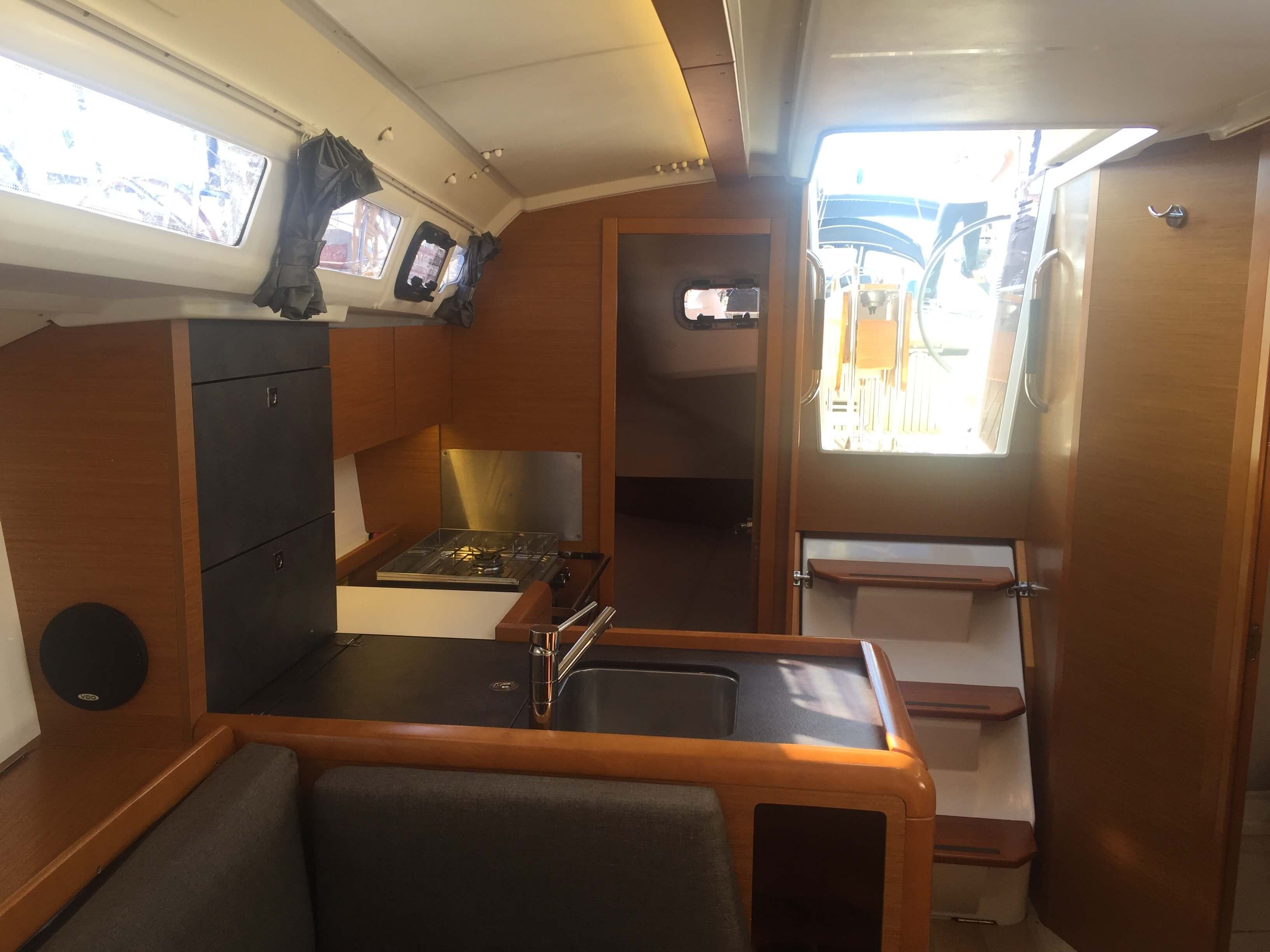 Jeanneau Sun Odyssey 349 | Glasswing