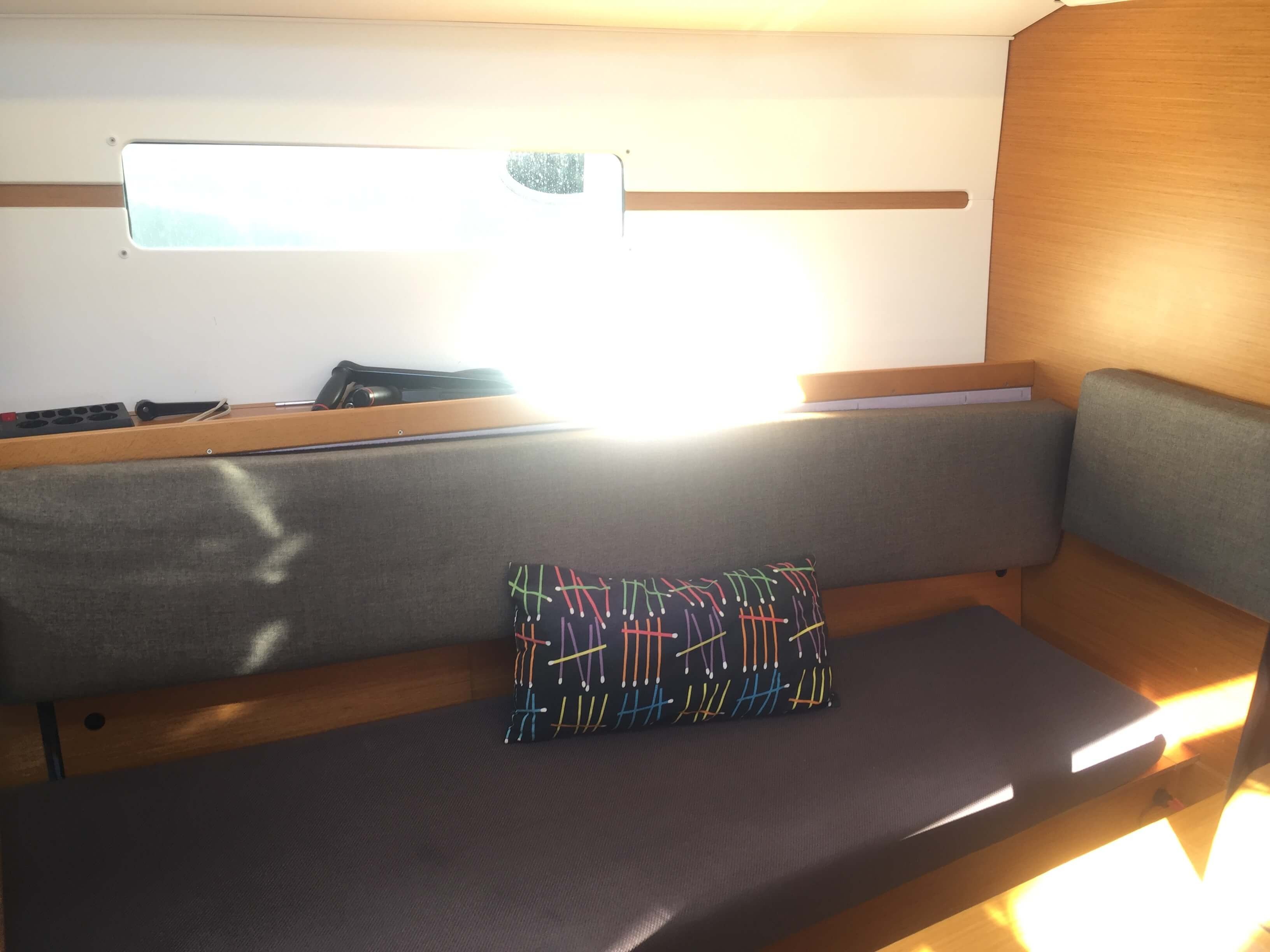 Jeanneau Sun Odyssey 349 | Glasswing