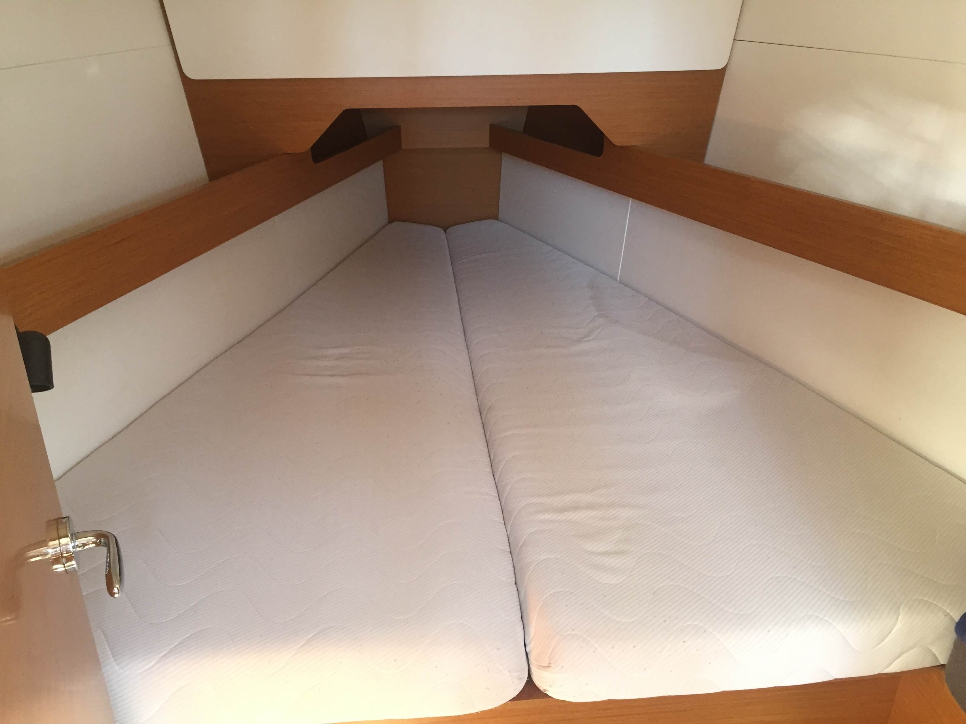 Jeanneau Sun Odyssey 349 | Glasswing