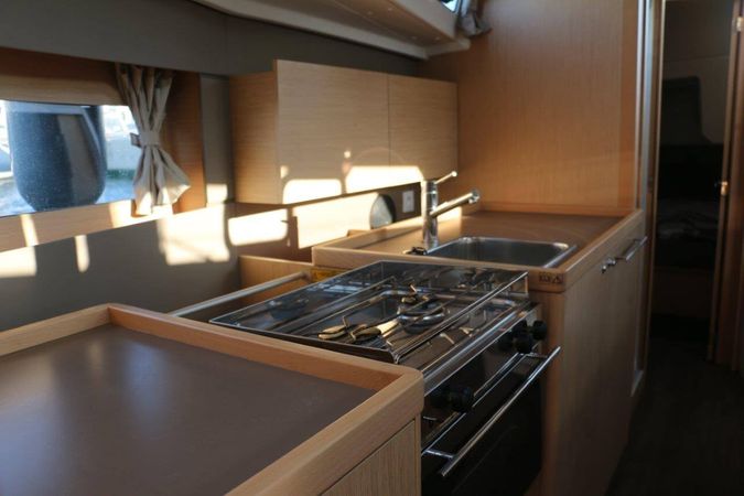 Beneteau Oceanis 38 | Grey Pearl