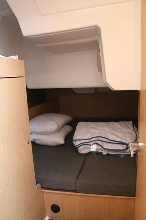 Beneteau Oceanis 38 | Grey Pearl