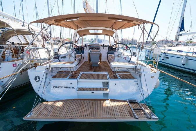 Beneteau Oceanis 41.1 | White Pearl