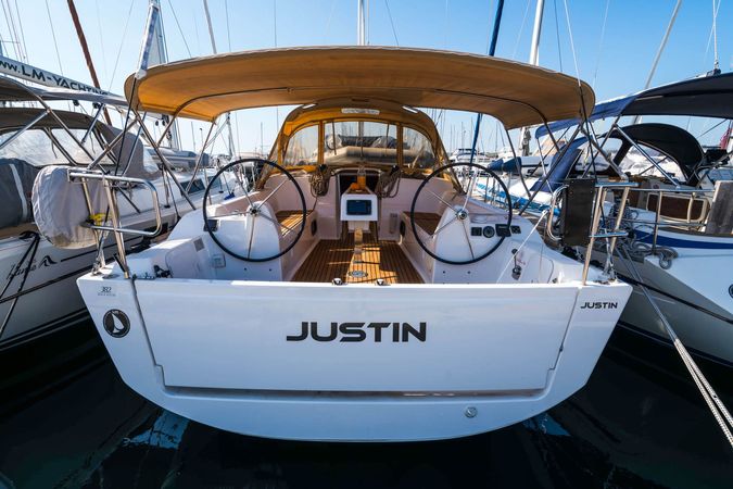 Dufour 382 | JustIn