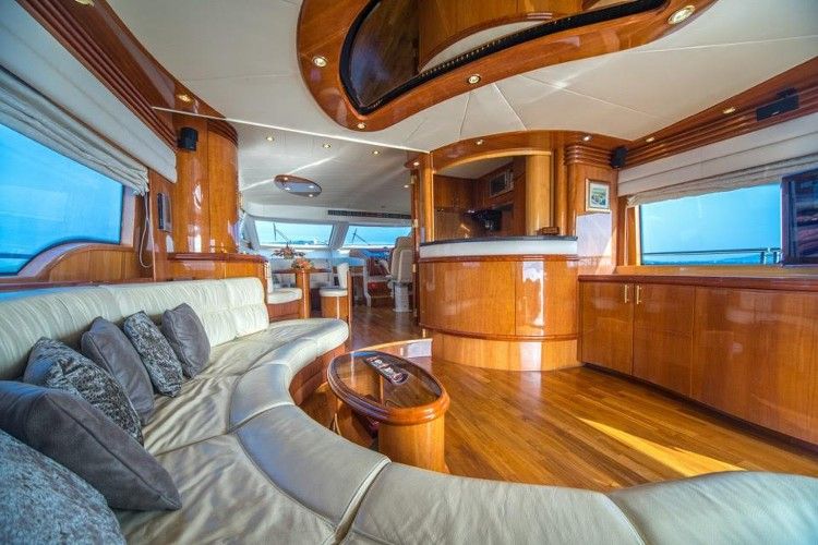 Dominator 29m Yacht внутри