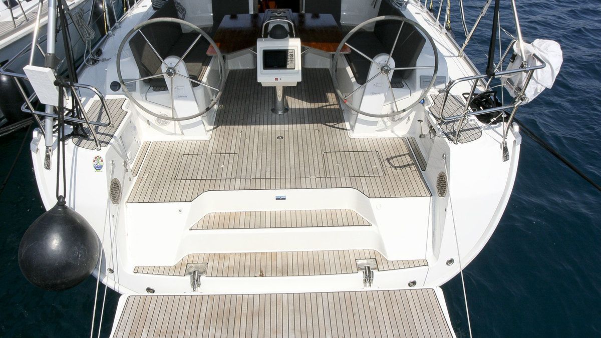 Bavaria Cruiser 46 | Beef