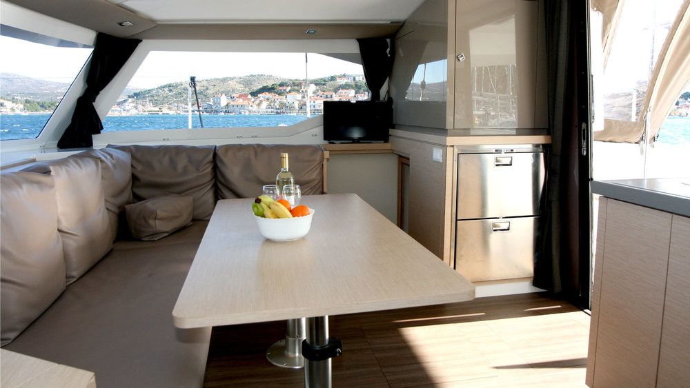 Fountaine Pajot Lucia 40 | Leon