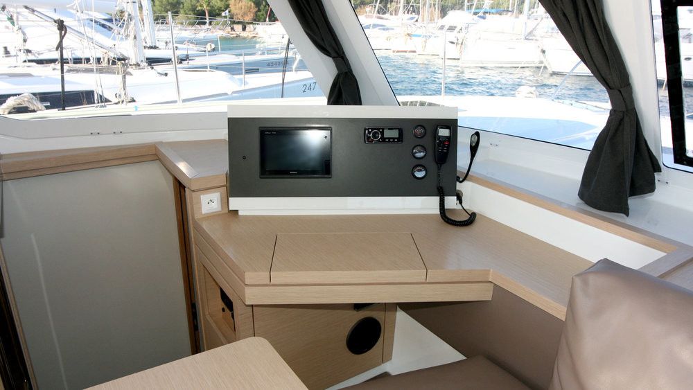 Fountaine Pajot Lucia 40 | Leon