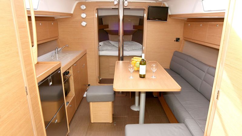 Dufour 382 | Lotta