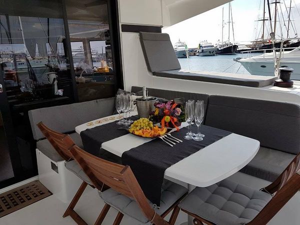 Lagoon 42 | Albertina