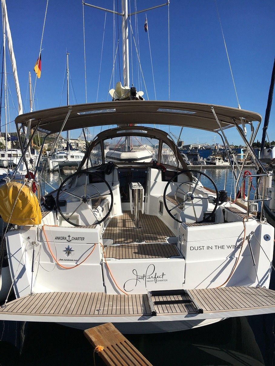 Jeanneau Sun Odyssey 389 | Dust in the Wind