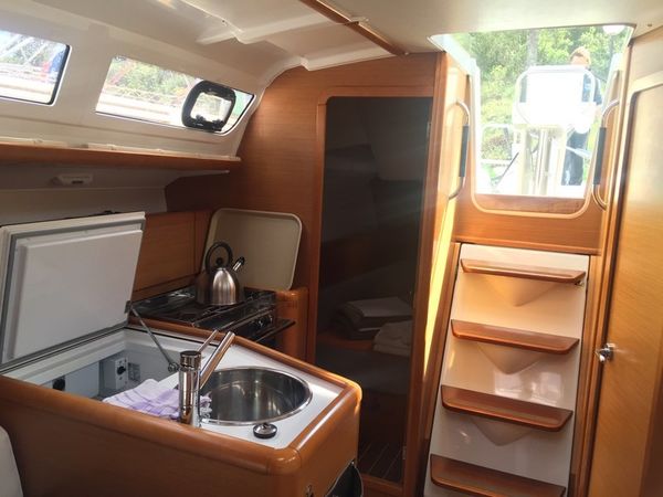 Jeanneau Sun Odyssey 33i | Nevena