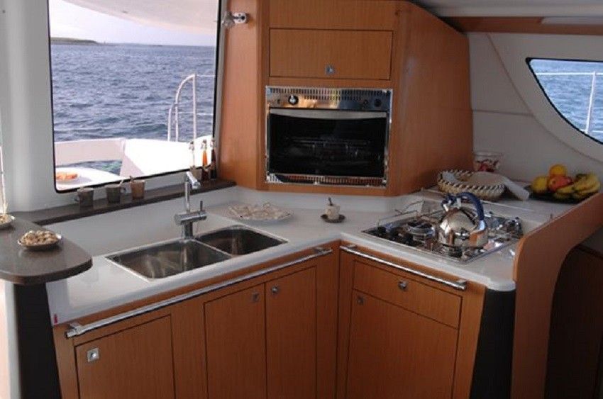Fountaine Pajot Lipari 41 | Argos