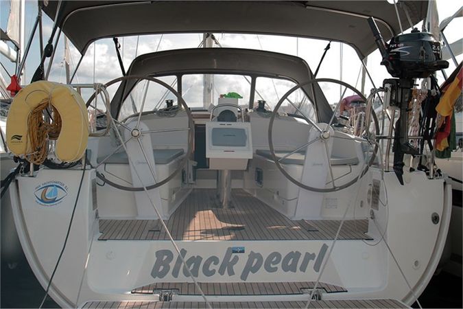 Bavaria Cruiser 37 | Black Pearl