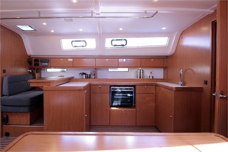 Bavaria Cruiser 51 | Firewall